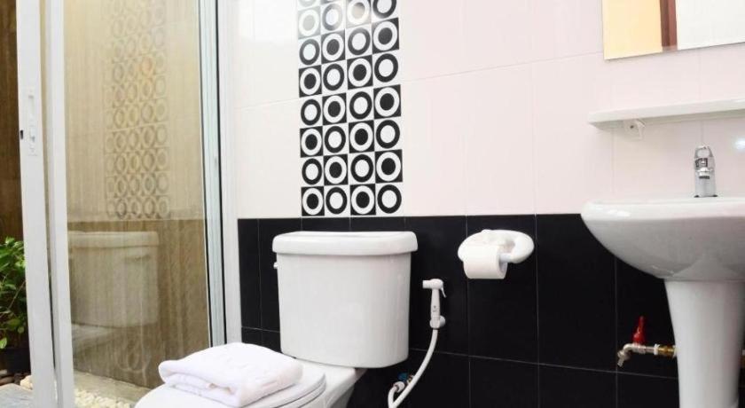 Juntima Boutique Hotel Phetchaburi Exterior foto
