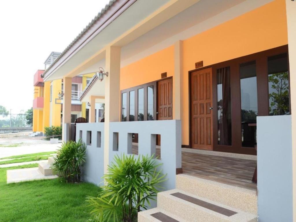 Juntima Boutique Hotel Phetchaburi Exterior foto